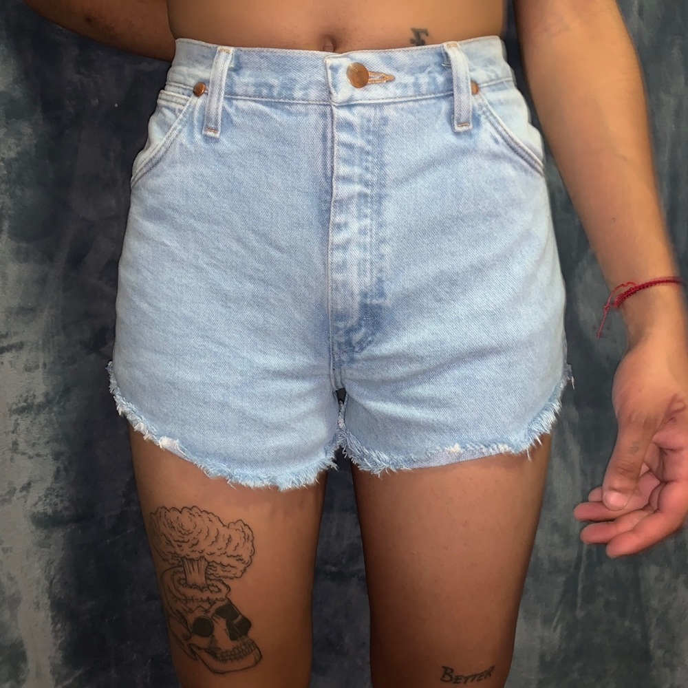 (Brand new) VINTAGE - UO / Wrangler Jean Shorts.